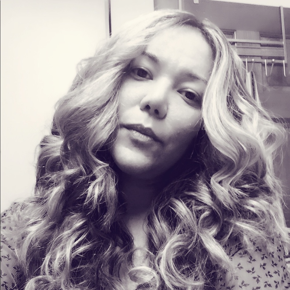 Meet your Posher, Claudia